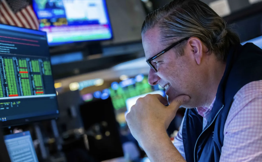 华尔街嗨了!特朗普对中国开火加码关税125%!但对其他国家突然喊停给予90天喘息期!美股火箭式反弹!